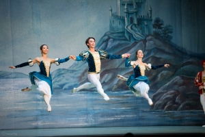 St. Petersburg Festival Ballet (Petrohradský baletní soubor) – největší Labutí jezero na světě